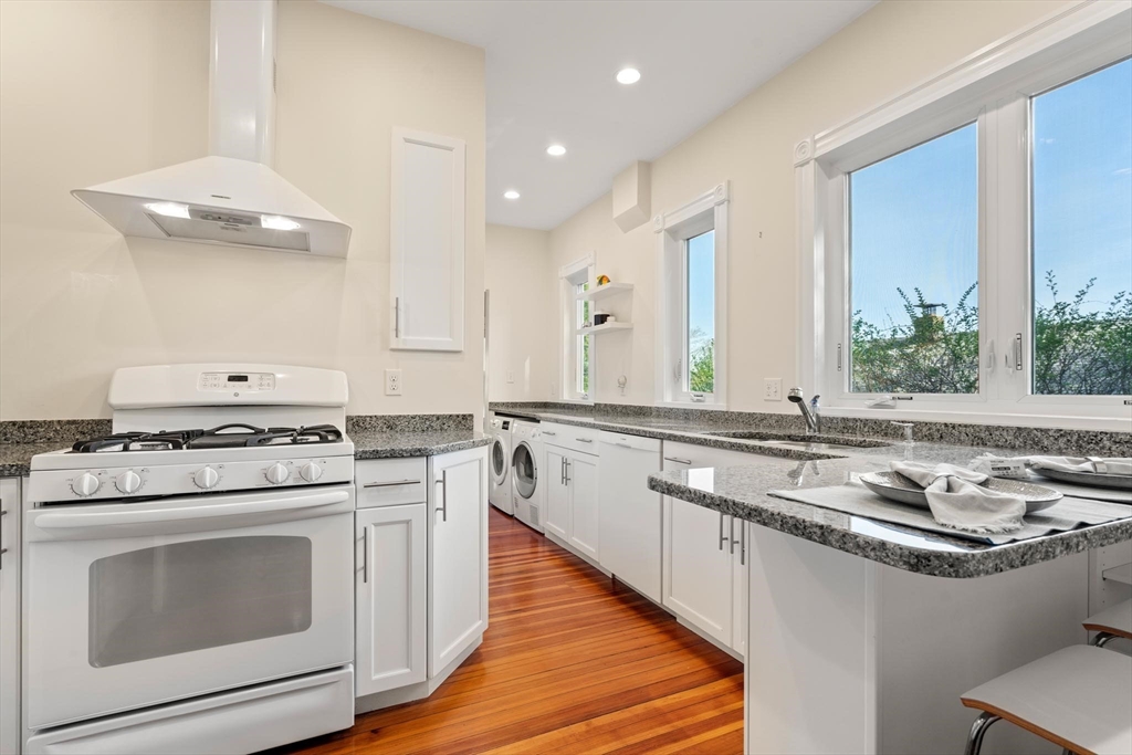 3 Woodstock Ave # 1