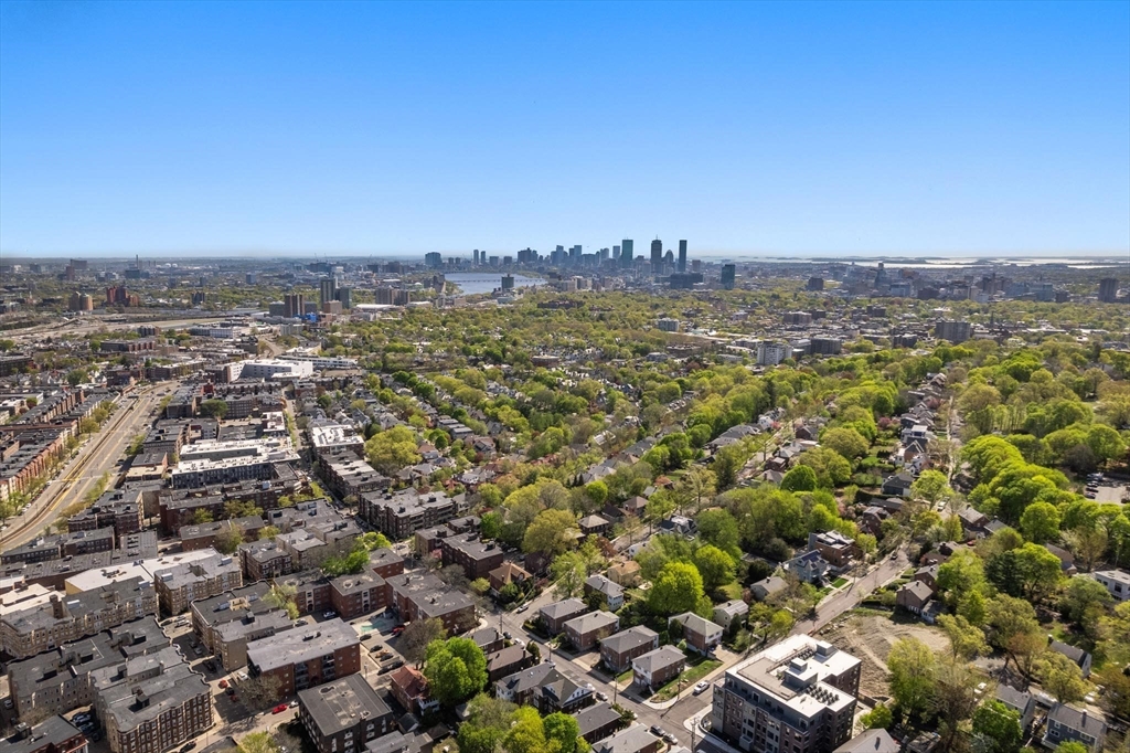 3 Woodstock Ave # 1