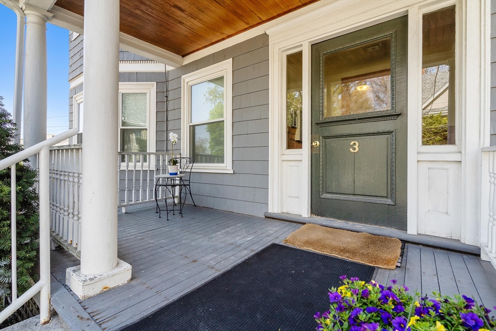 3 Woodstock Ave # 1