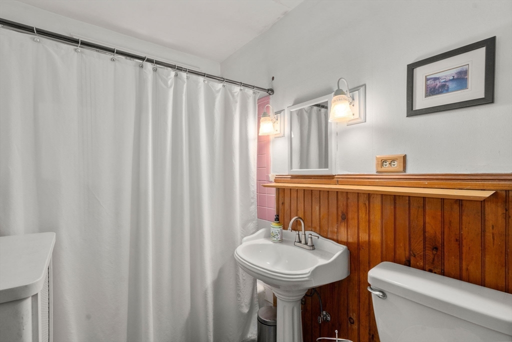 108 Columbia St # 1