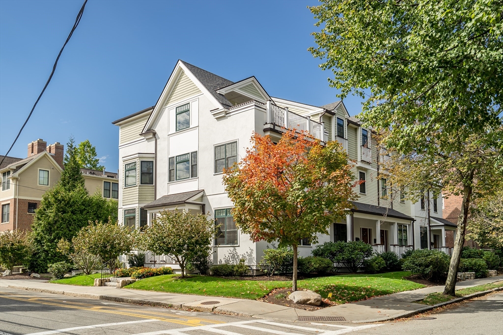 82 Green St # 82, Brookline Unit: 82