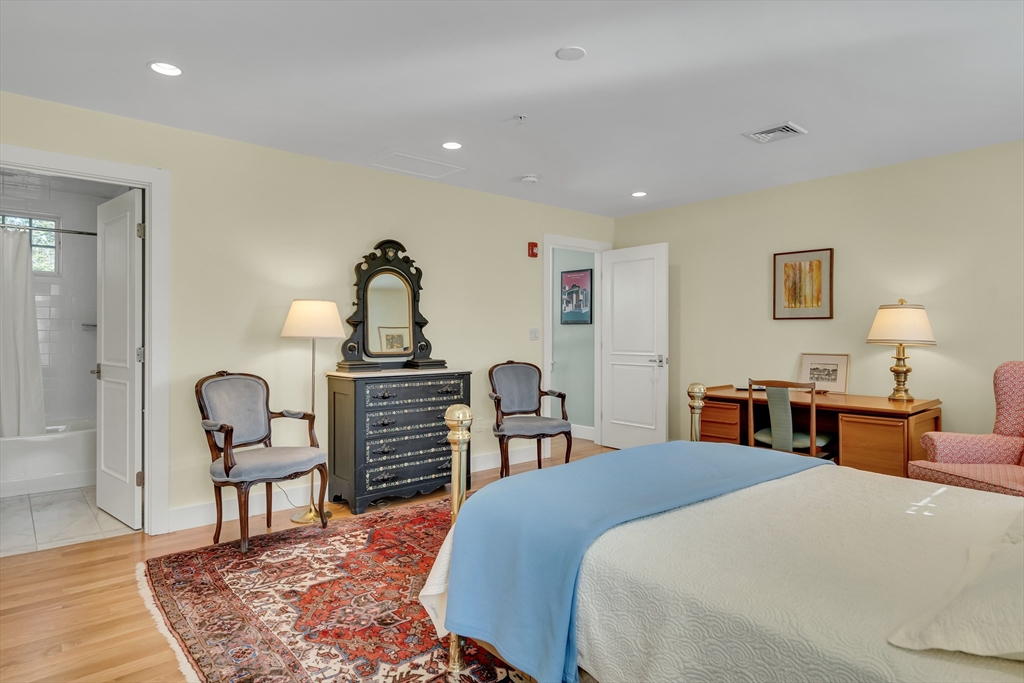 82 Green St # 82, Brookline Unit: 82