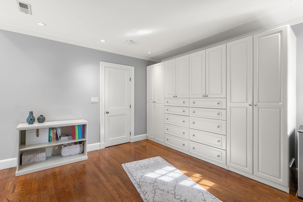 131 Oliver Rd, Newton