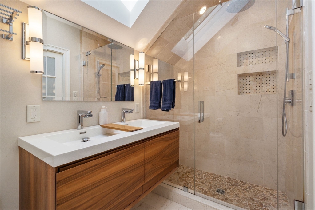 131 Oliver Rd, Newton