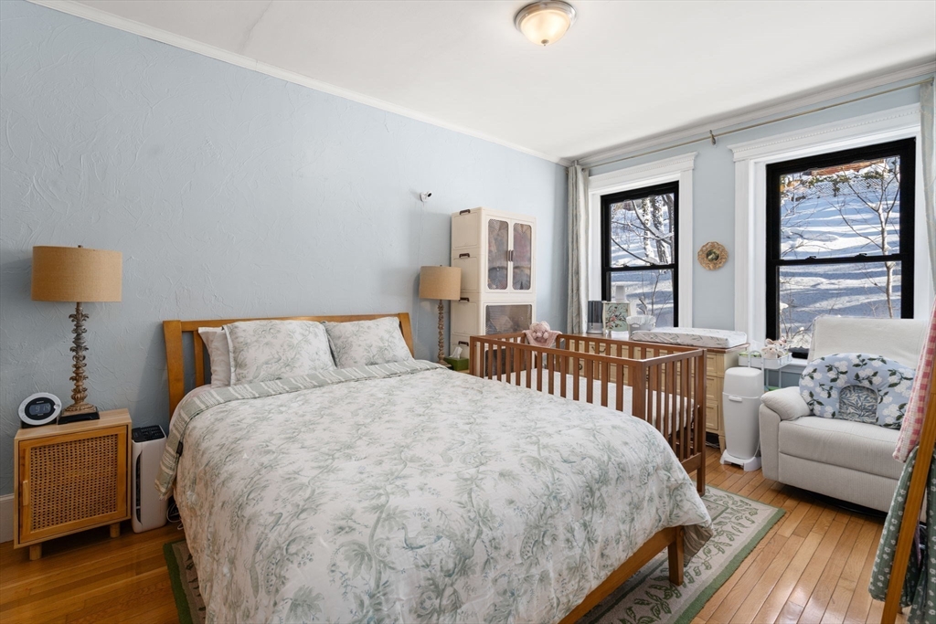 33 Westbourne Ter # 4