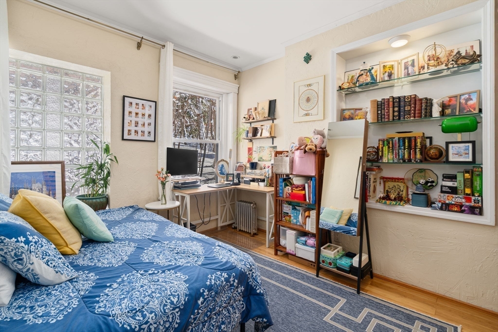 33 Westbourne Ter # 4