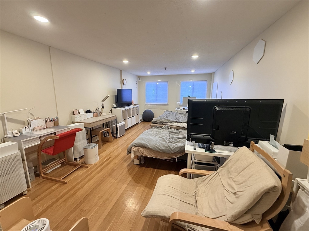 20 Webster St # 307