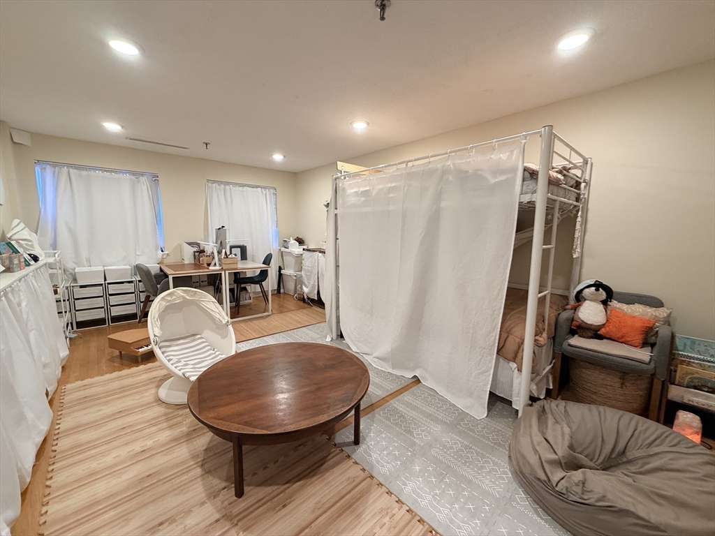 20 Webster St # 307