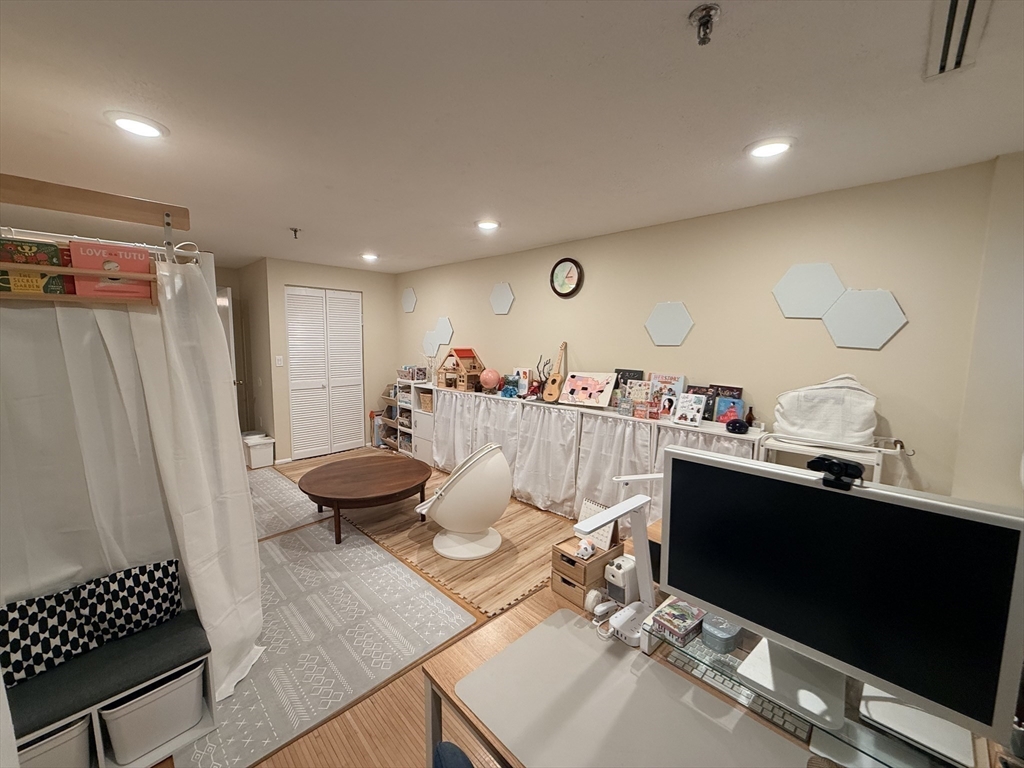20 Webster St # 307