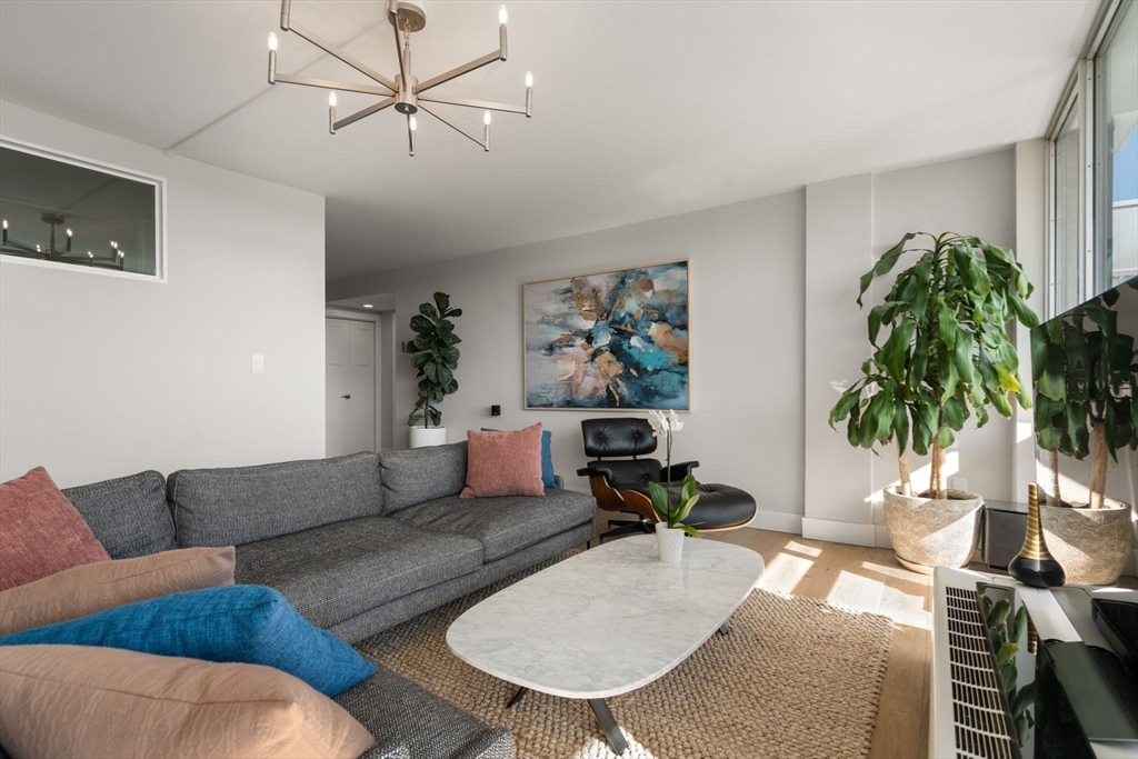 45 Longwood Ave # 712