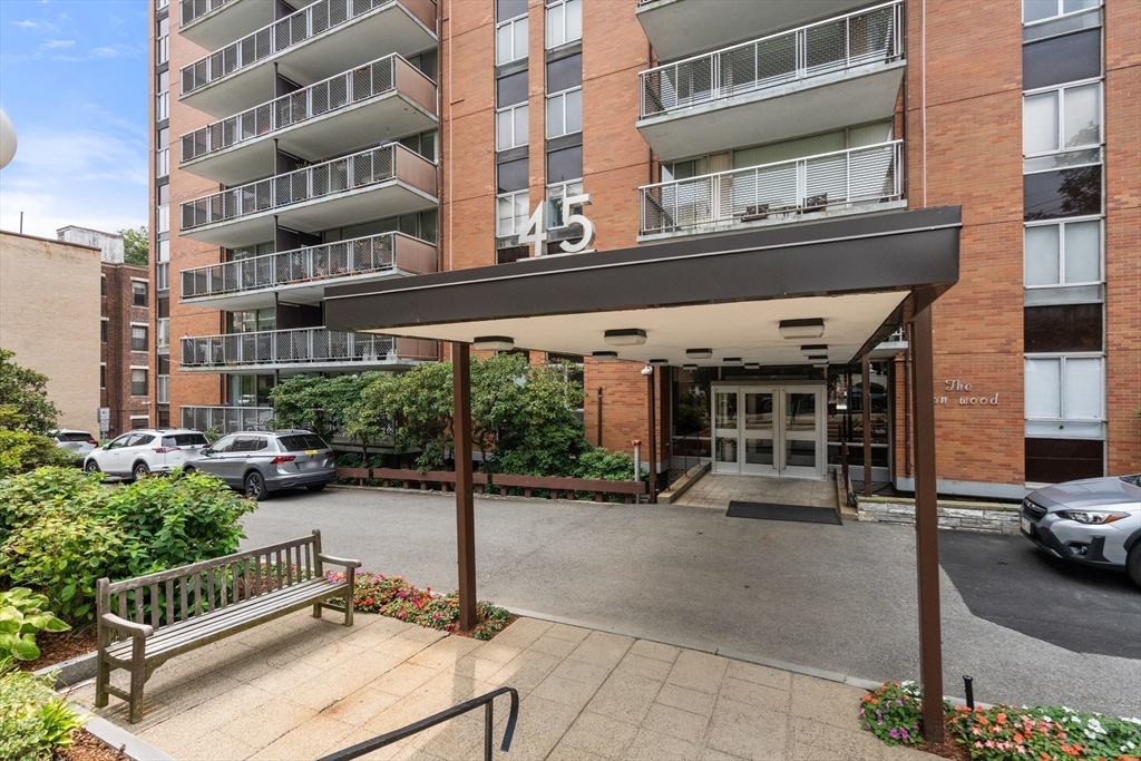 45 Longwood Ave # 712