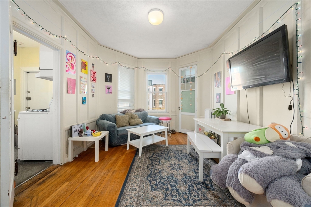 1263 Commonwealth Ave # 4