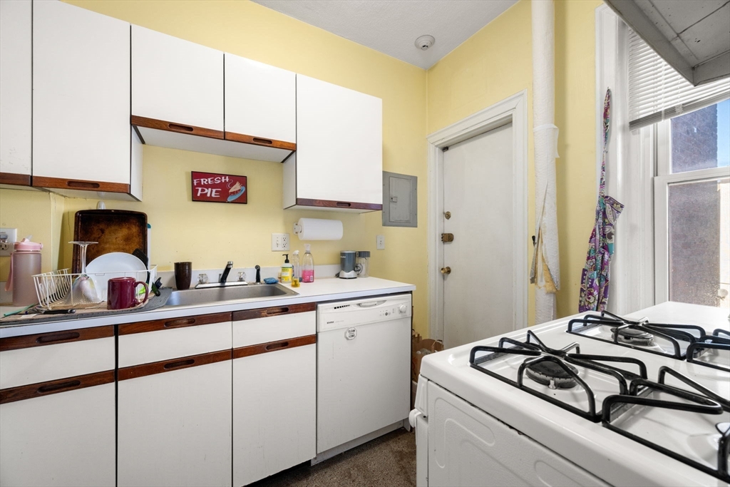 1263 Commonwealth Ave # 4