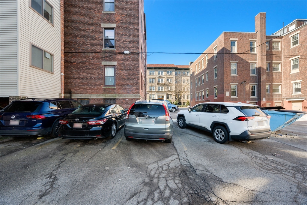 1263 Commonwealth Ave # 4