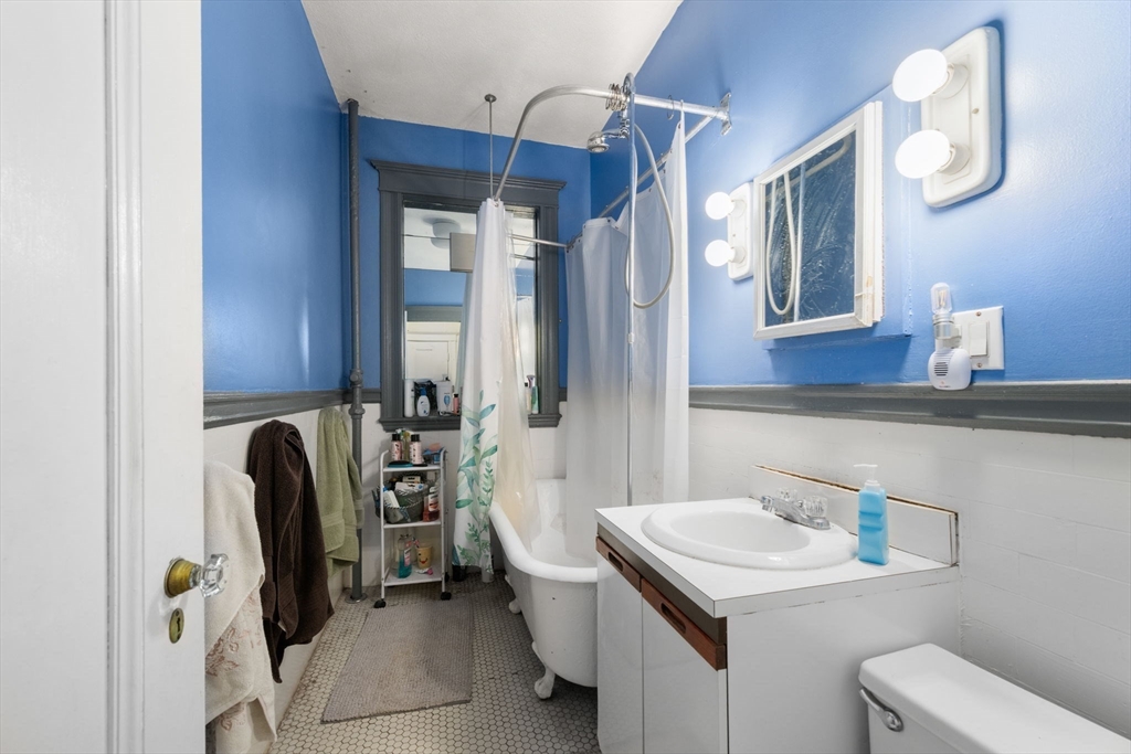 1263 Commonwealth Ave # 4