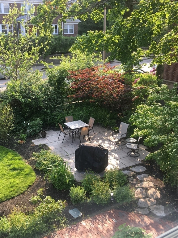 447 Washington St # 3