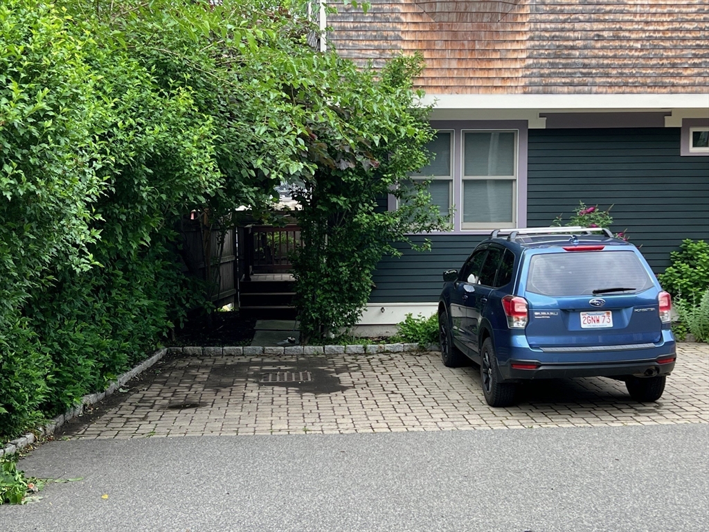 447 Washington St # 3