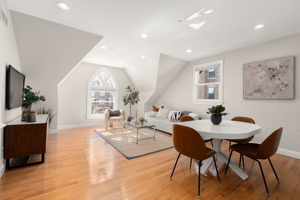 447 Washington St # 3