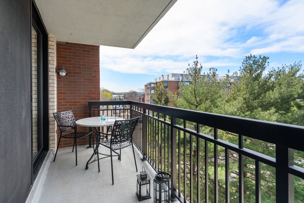 60 Longwood Ave # 602