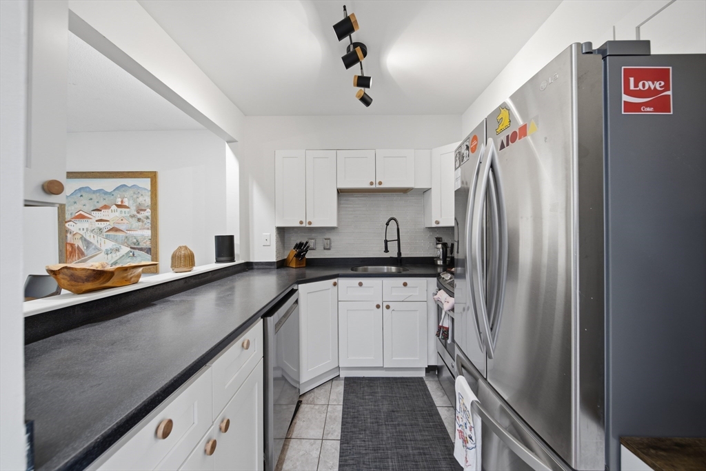 49 Breakwater Dr # 10 Unit: T-10
