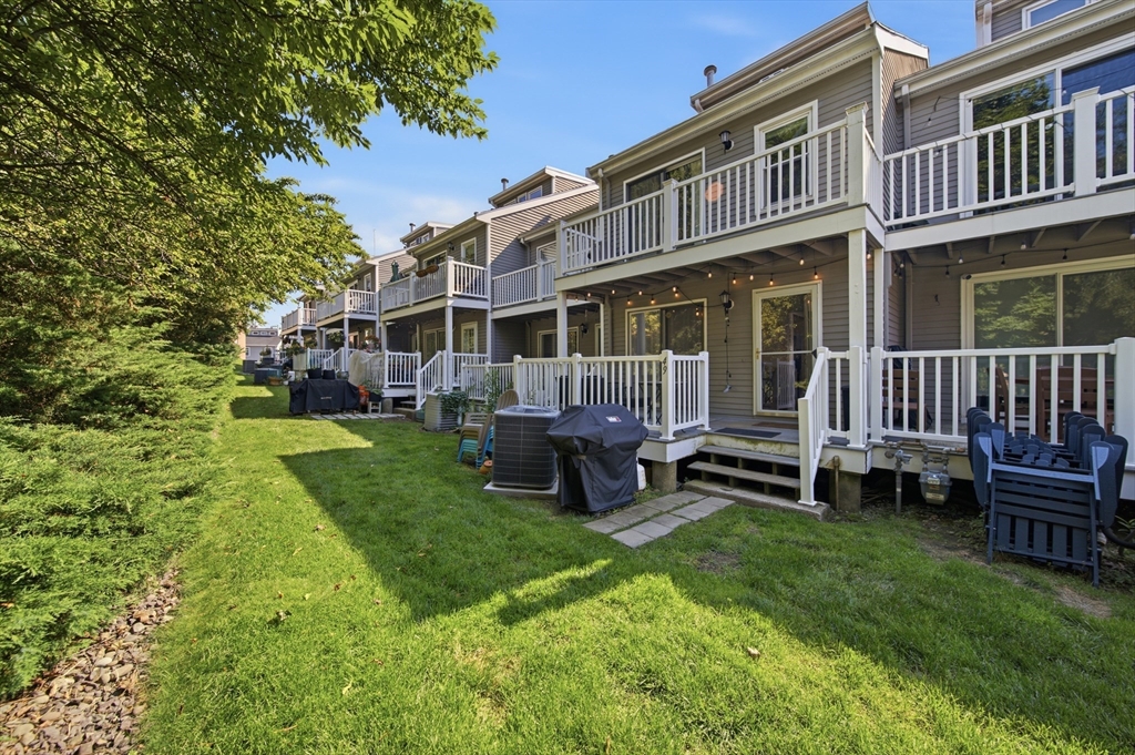 49 Breakwater Dr # 10 Unit: T-10