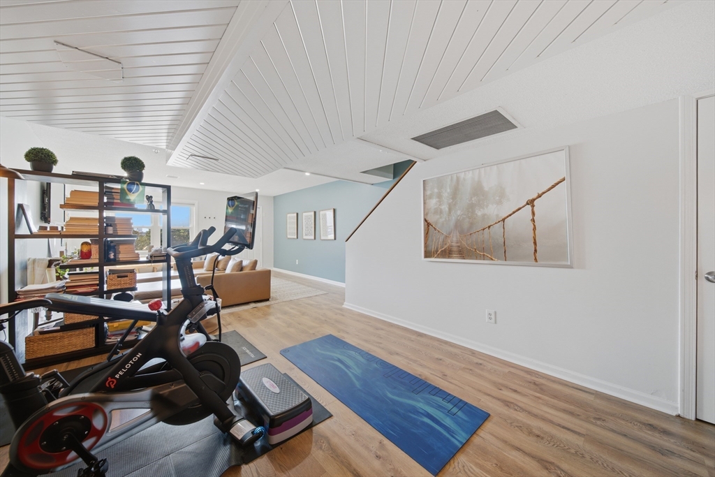 49 Breakwater Dr # 10 Unit: T-10