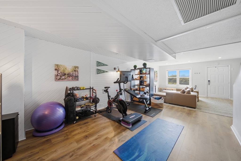 49 Breakwater Dr # 10 Unit: T-10
