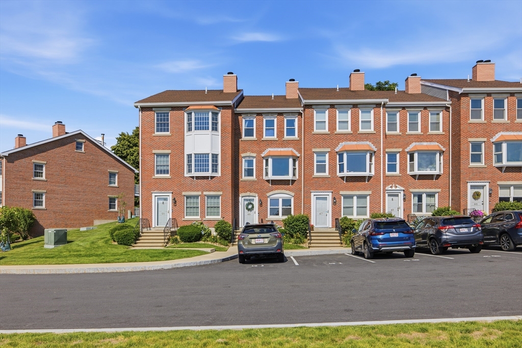 49 Breakwater Dr # 10 Unit: T-10