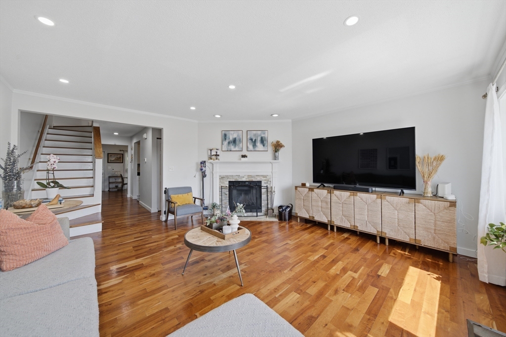 49 Breakwater Dr # 10 Unit: T-10