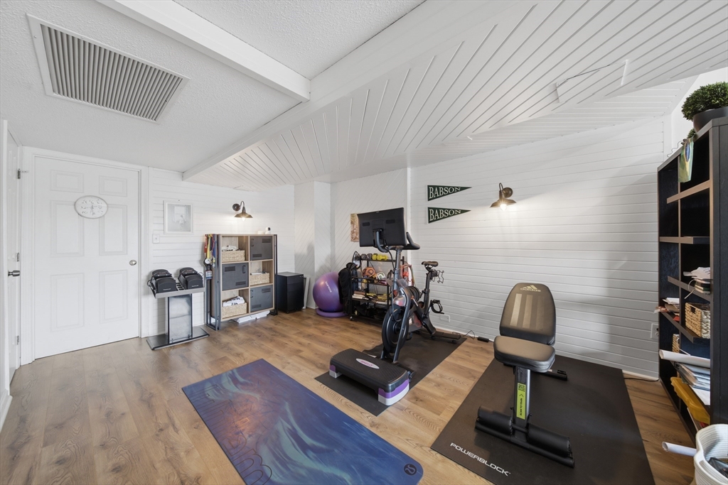 49 Breakwater Dr # 10 Unit: T-10