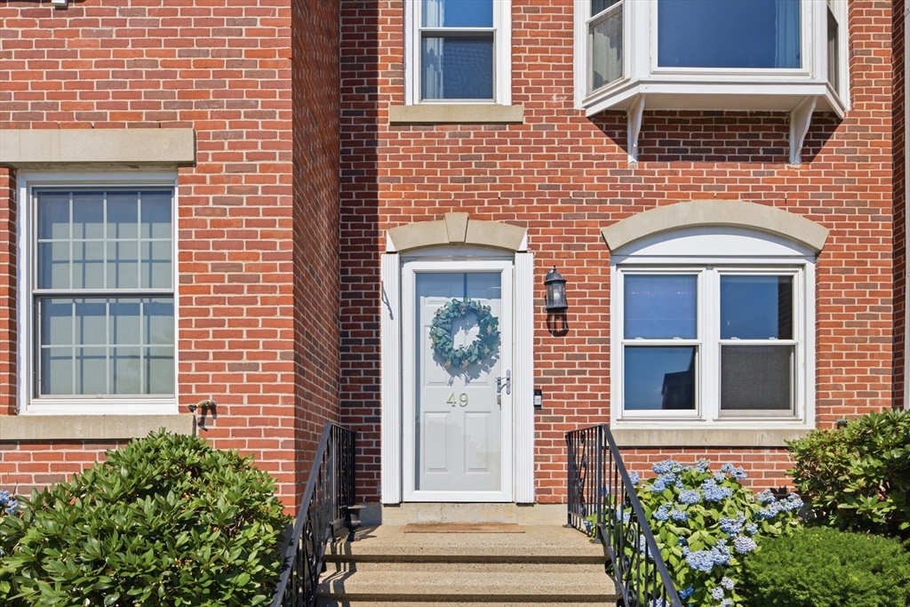 49 Breakwater Dr # 10 Unit: T-10