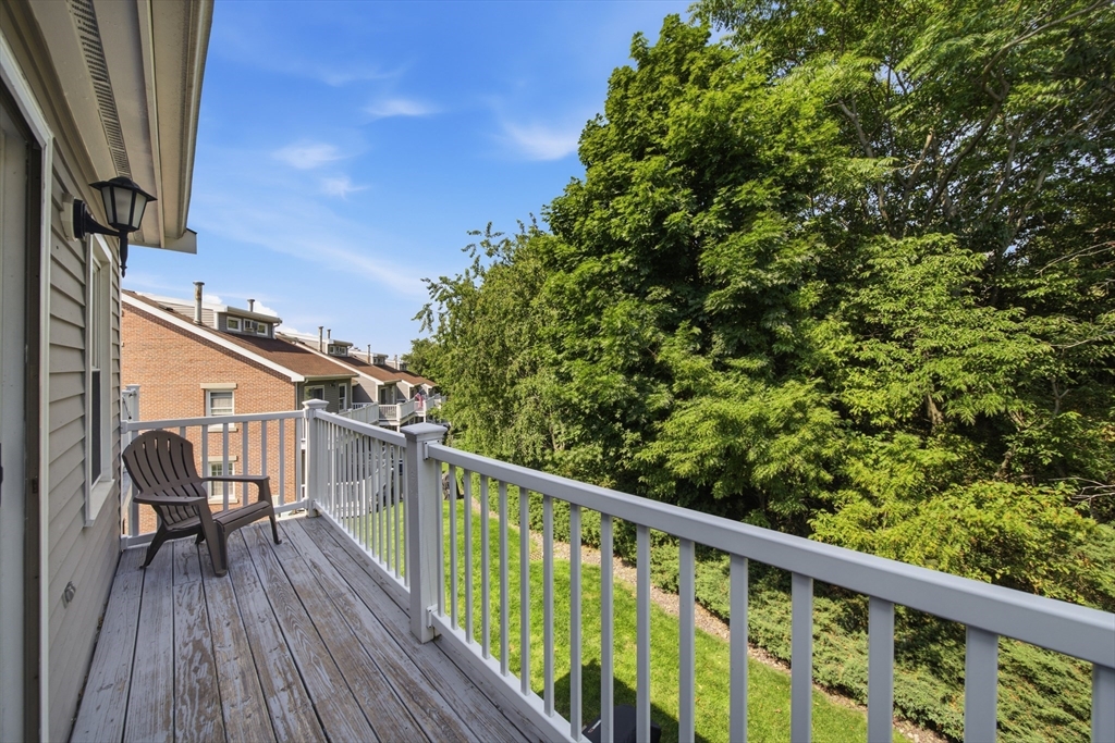 49 Breakwater Dr # 10 Unit: T-10