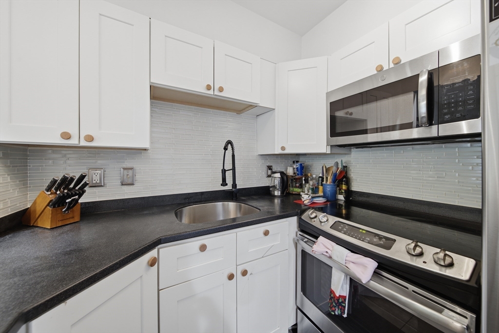49 Breakwater Dr # 10 Unit: T-10