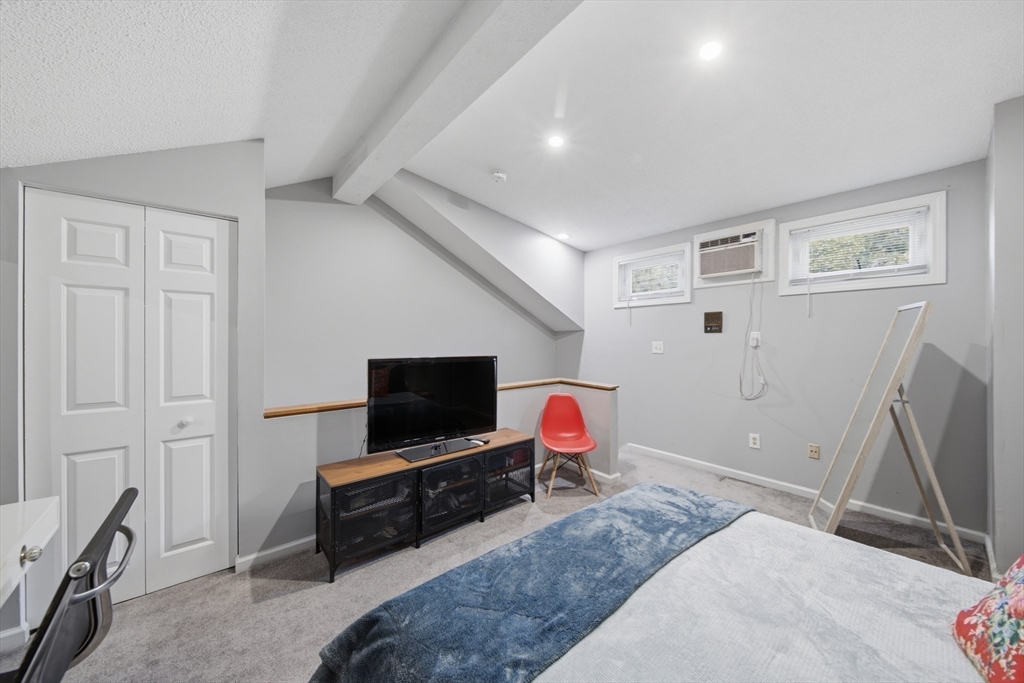 49 Breakwater Dr # 10 Unit: T-10