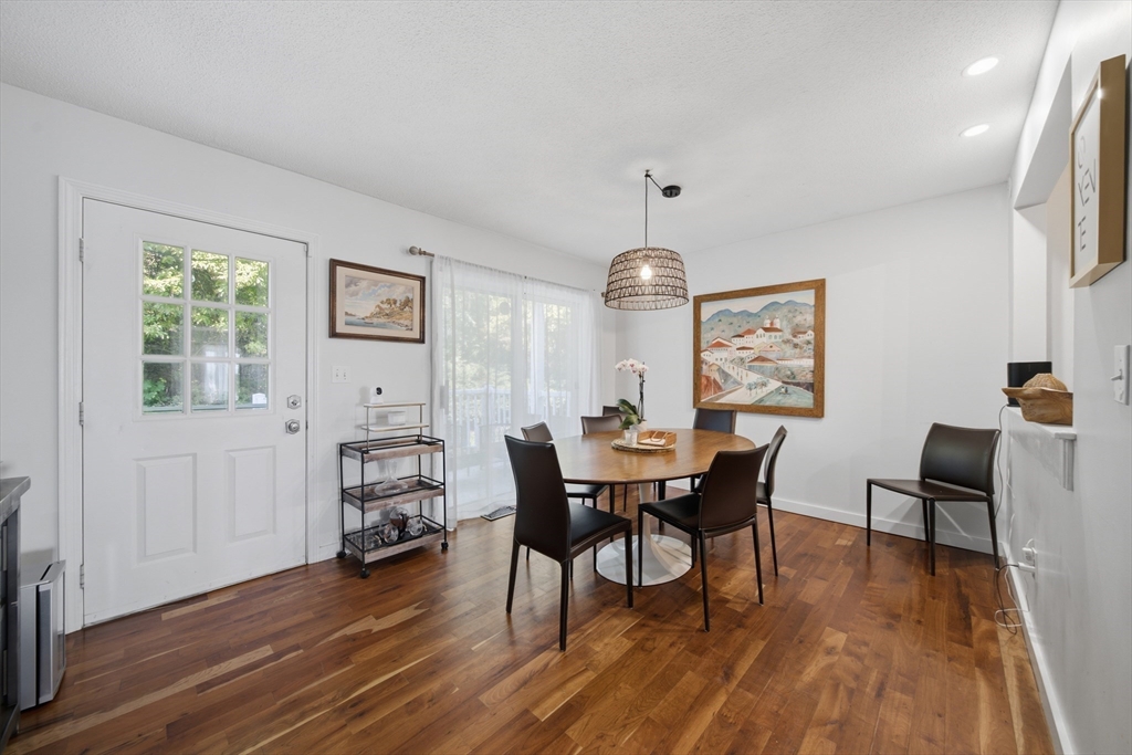 49 Breakwater Dr # 10 Unit: T-10