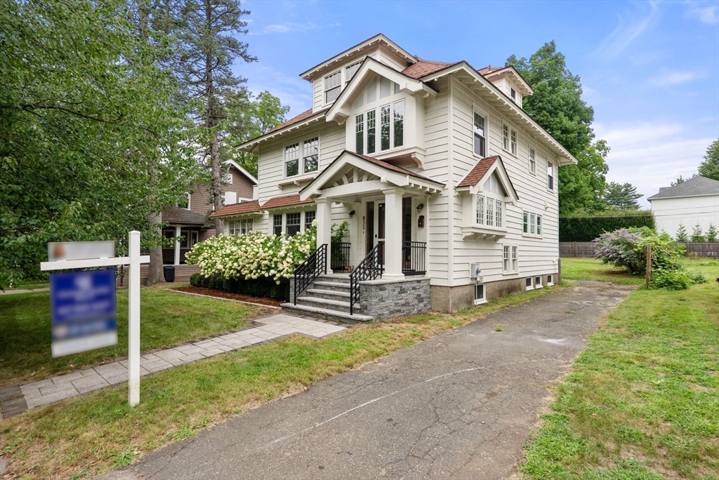 855 Commonwealth Ave