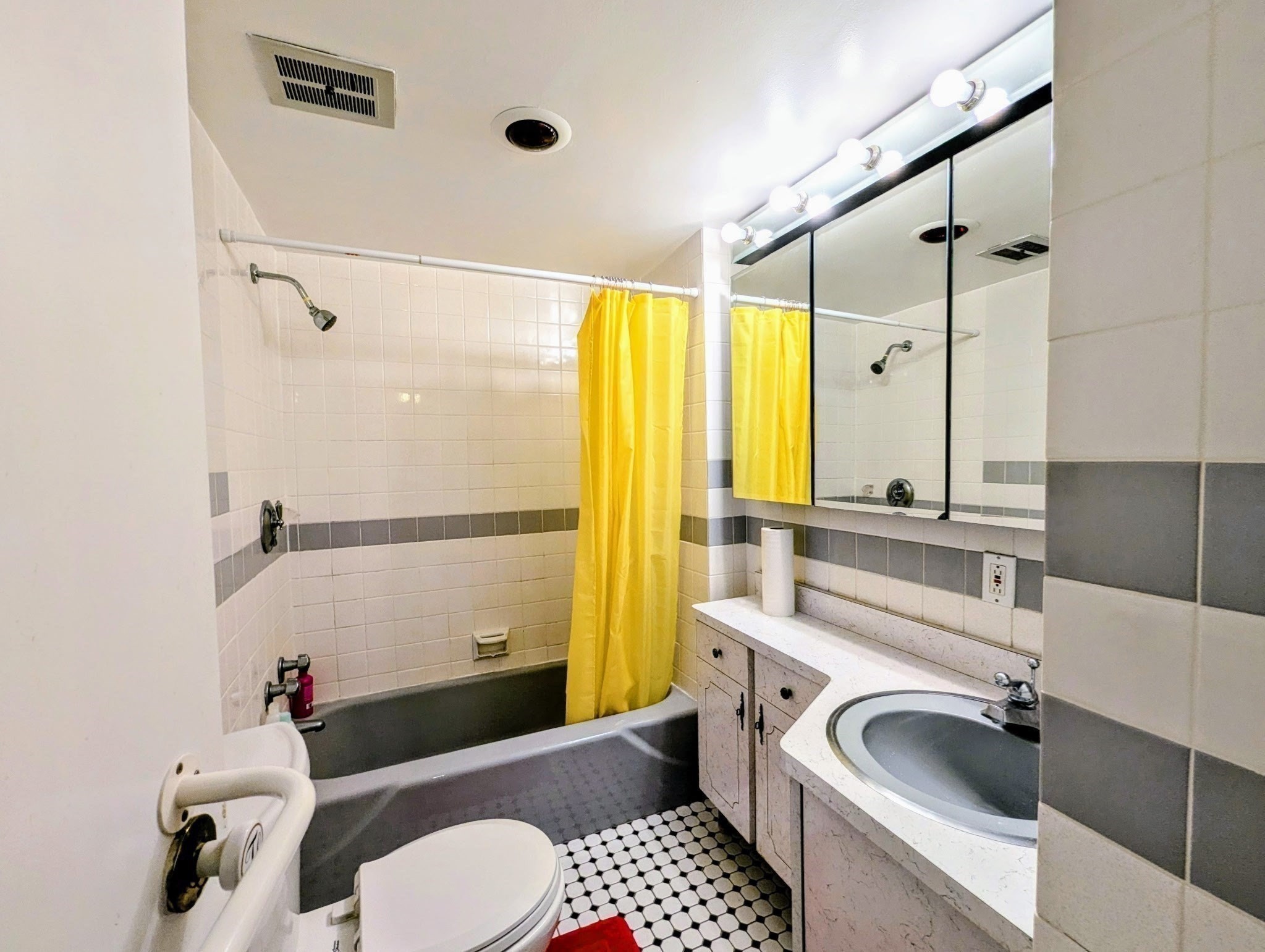 45 Longwood Ave # 705