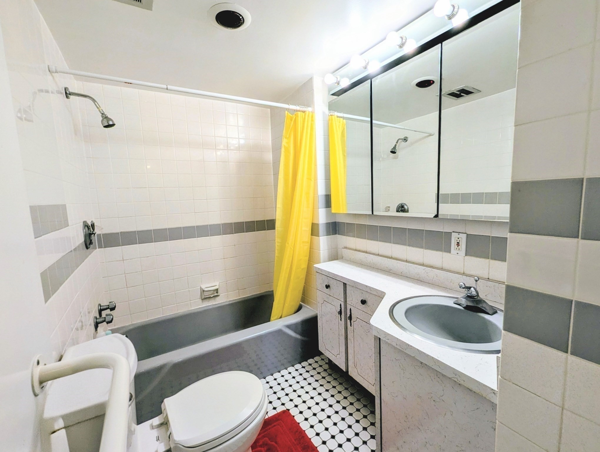 45 Longwood Ave # 705