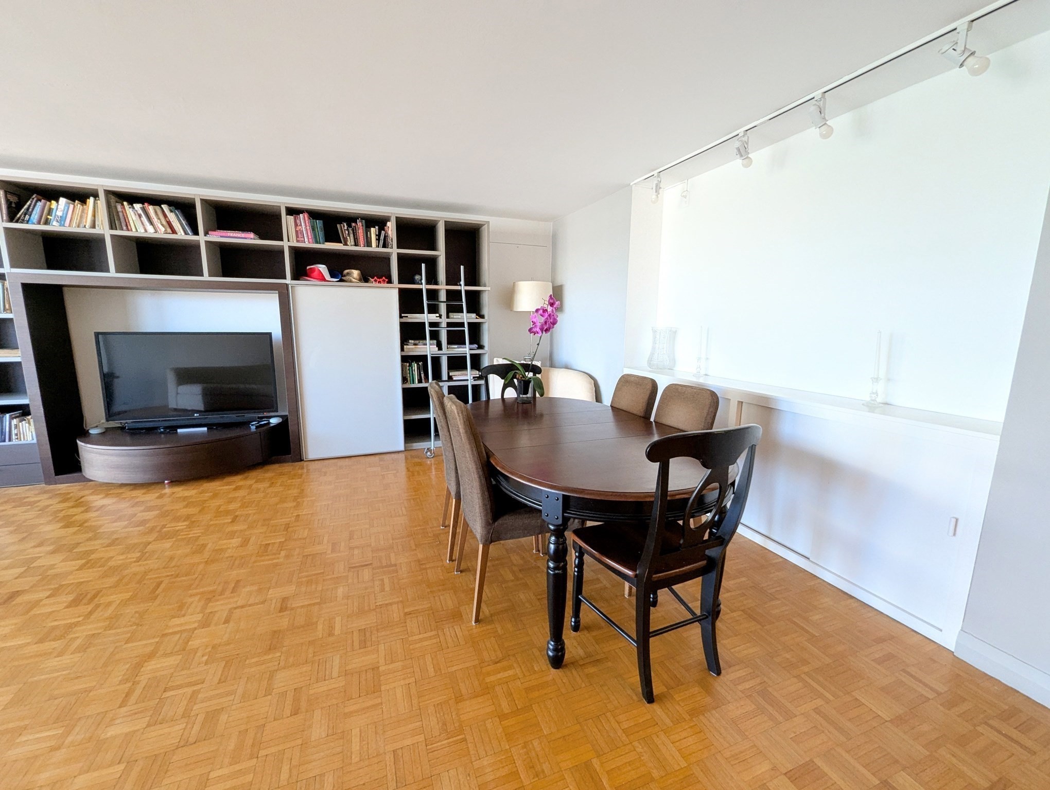 45 Longwood Ave # 705