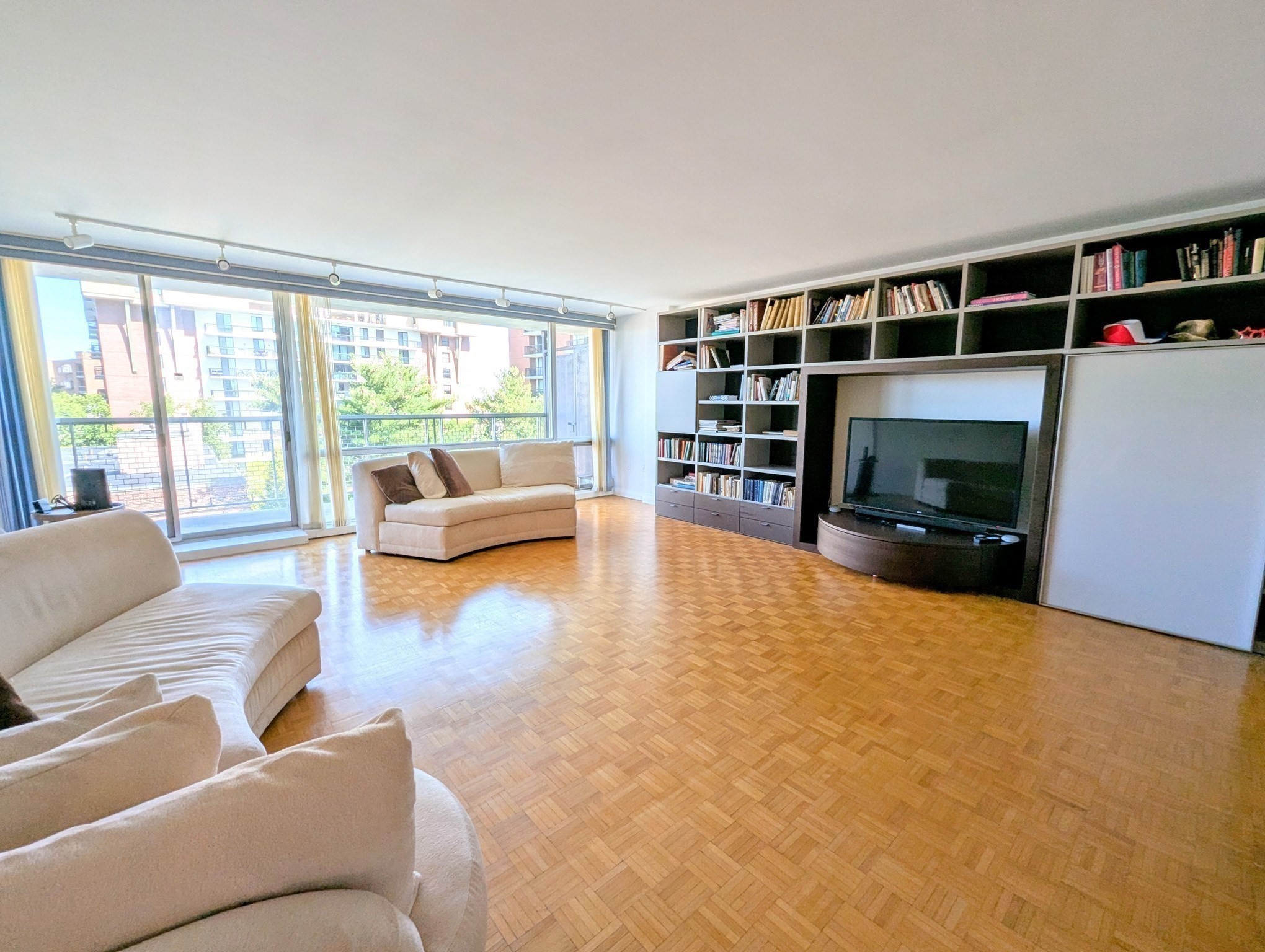 45 Longwood Ave # 705