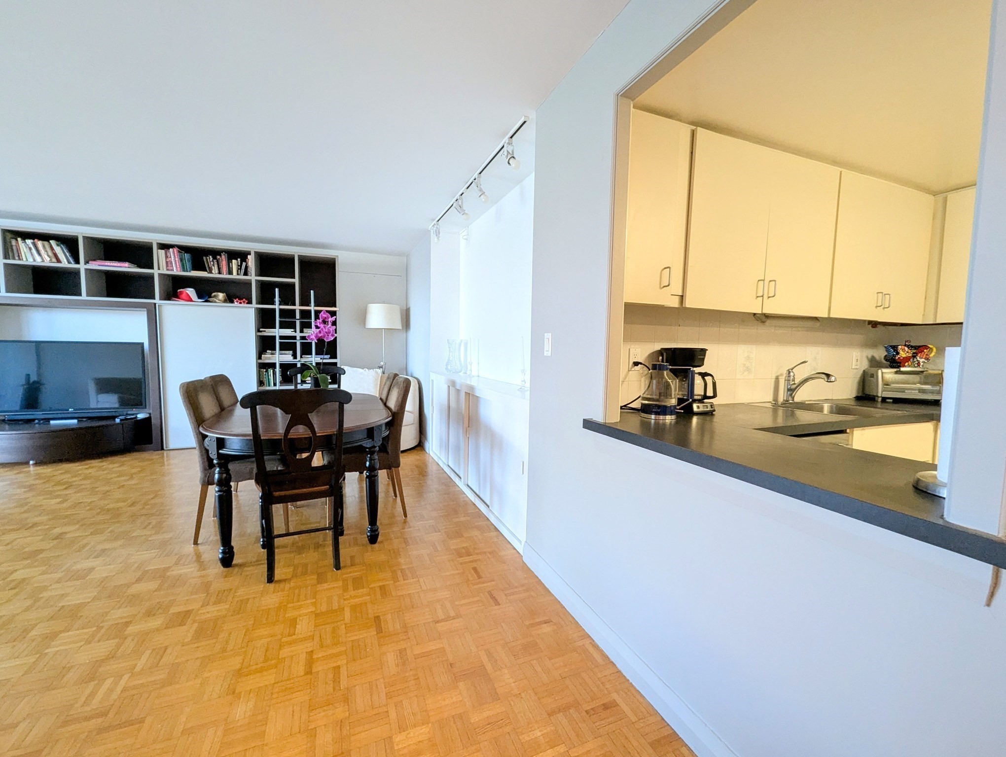 45 Longwood Ave # 705
