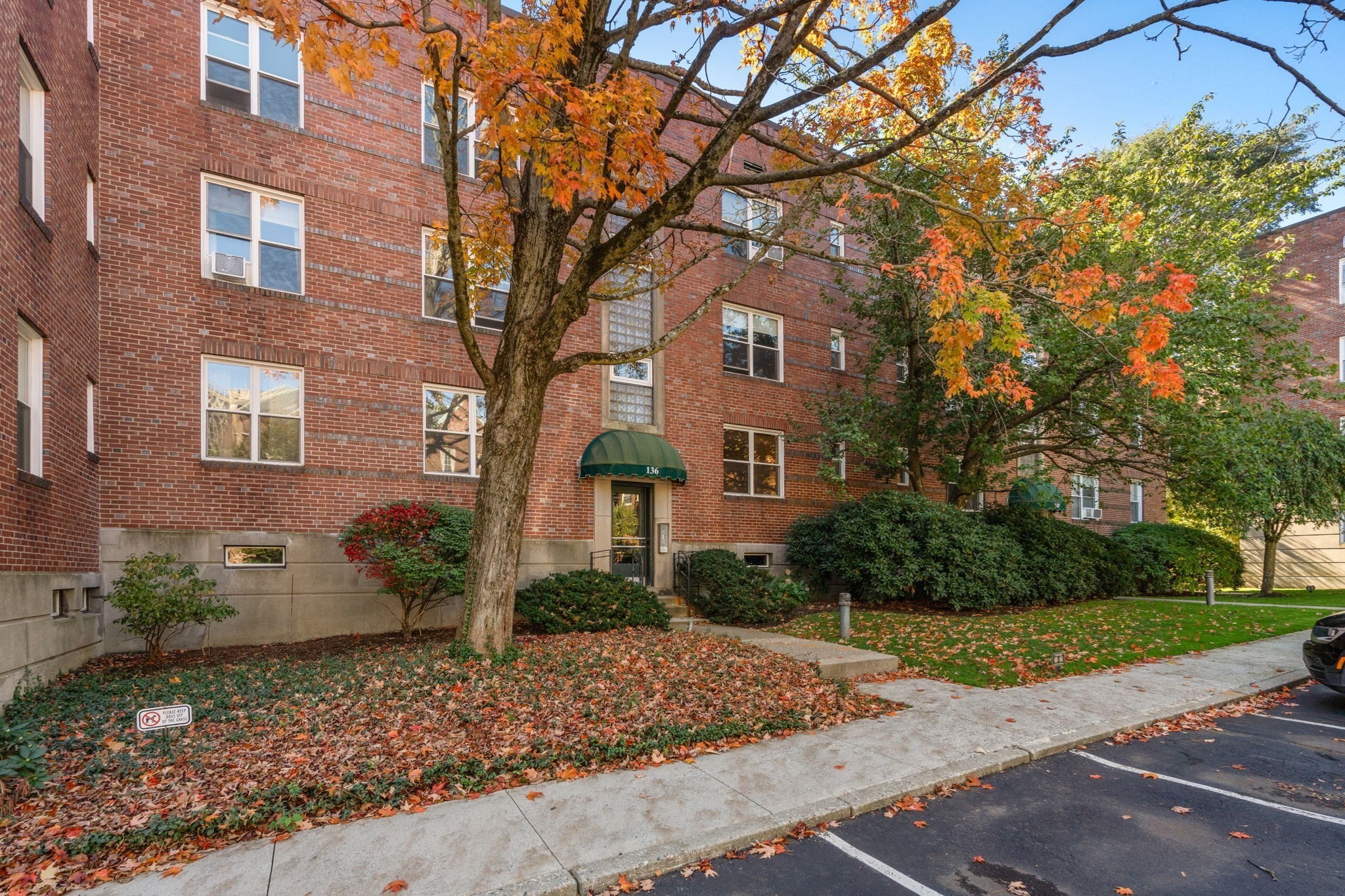 136 Beaconsfield Rd 2 Brookline MA