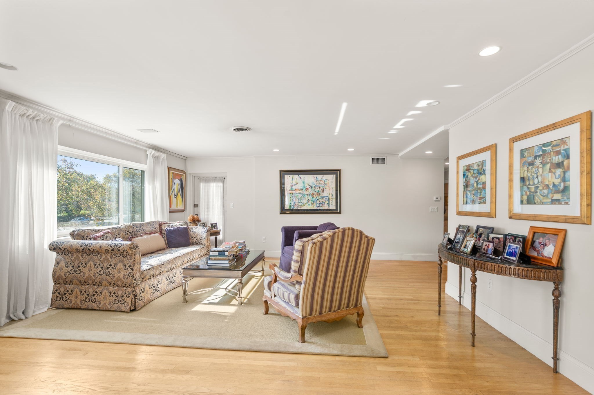 209 Commonwealth Ave # 2A