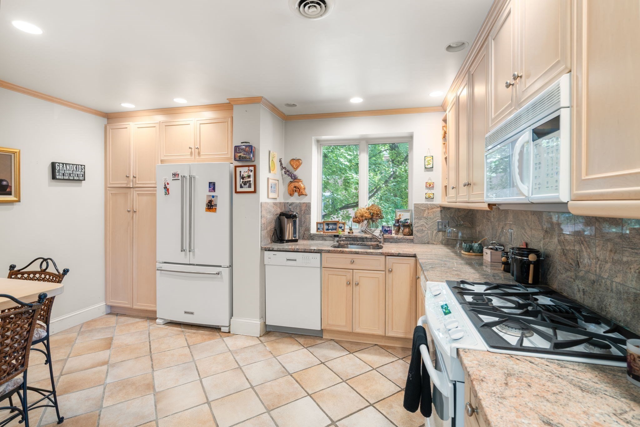209 Commonwealth Ave # 2A