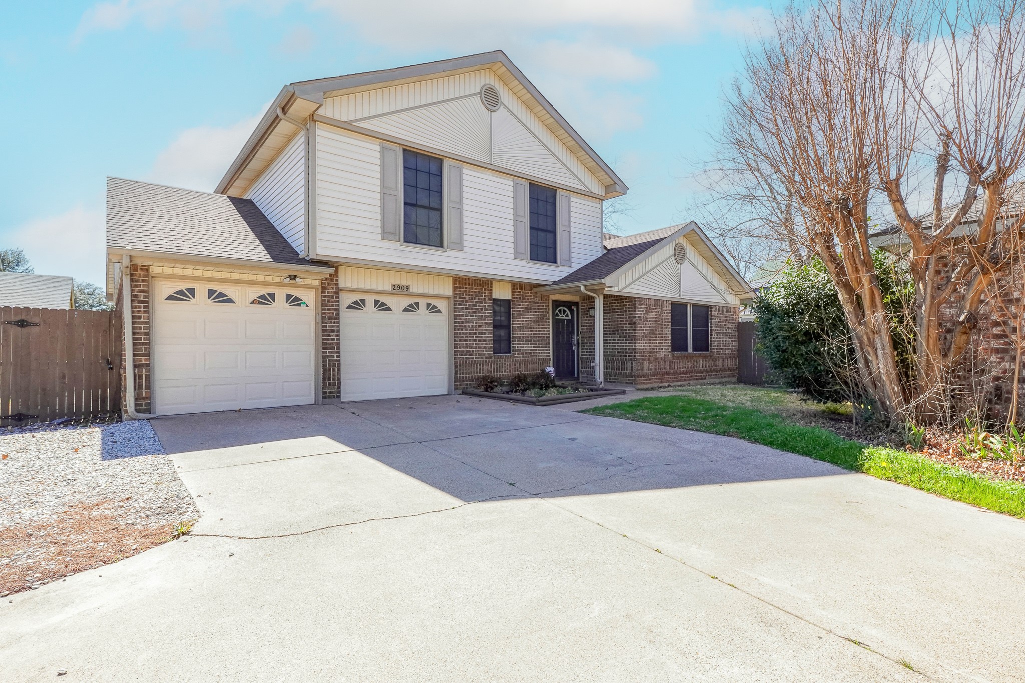 2909 Forest Creek Drive