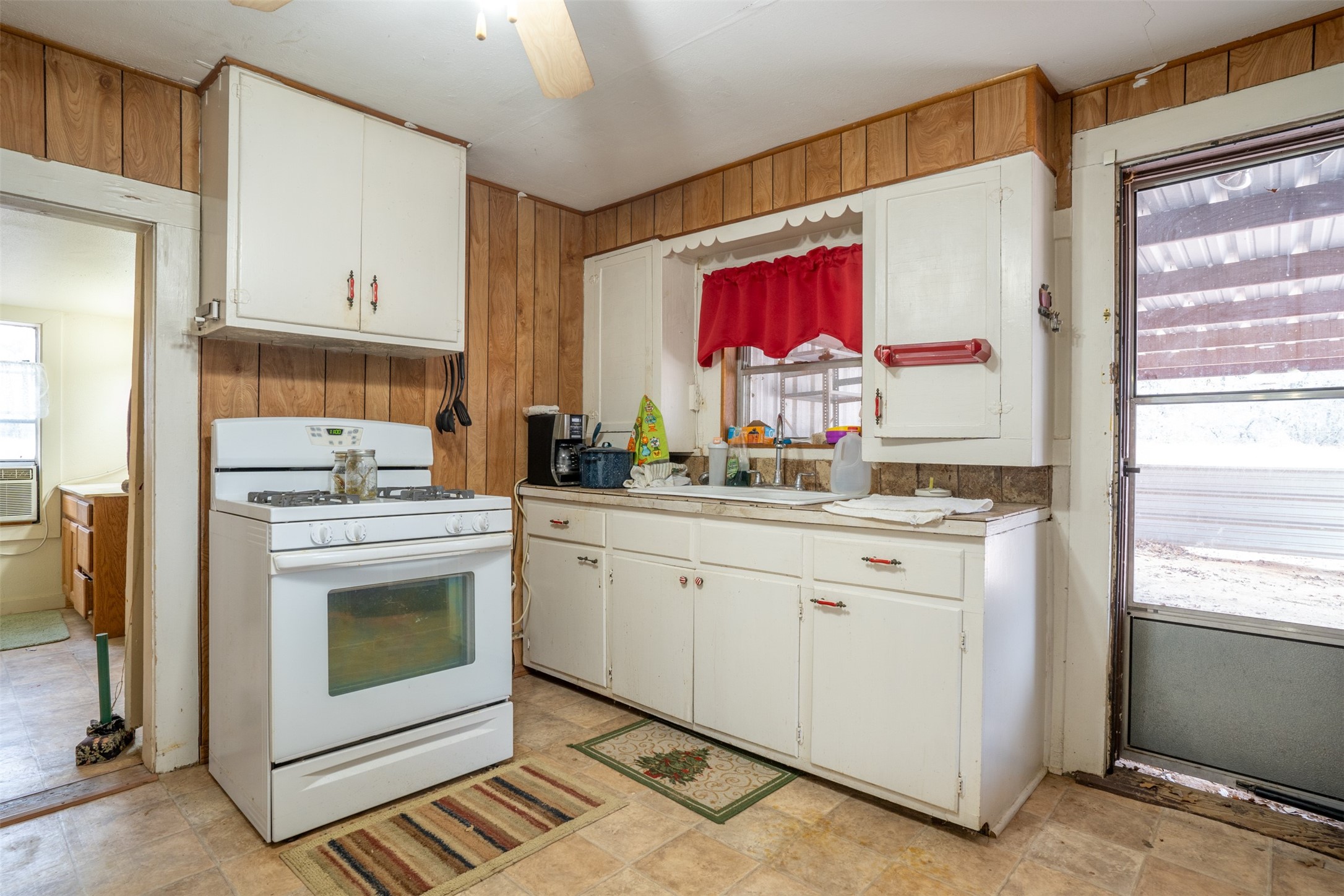 800 County Road 463