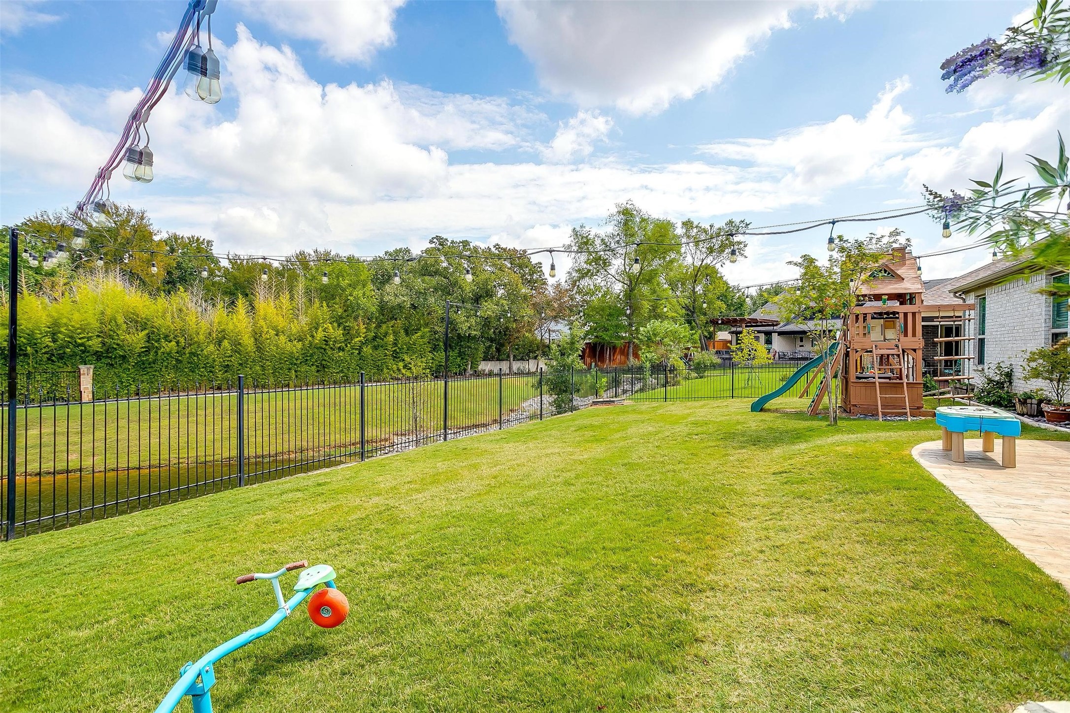 2808 Sandstone Drive