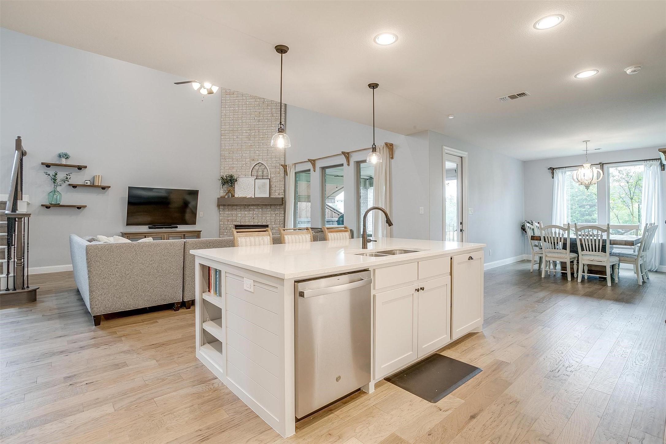 2808 Sandstone Drive