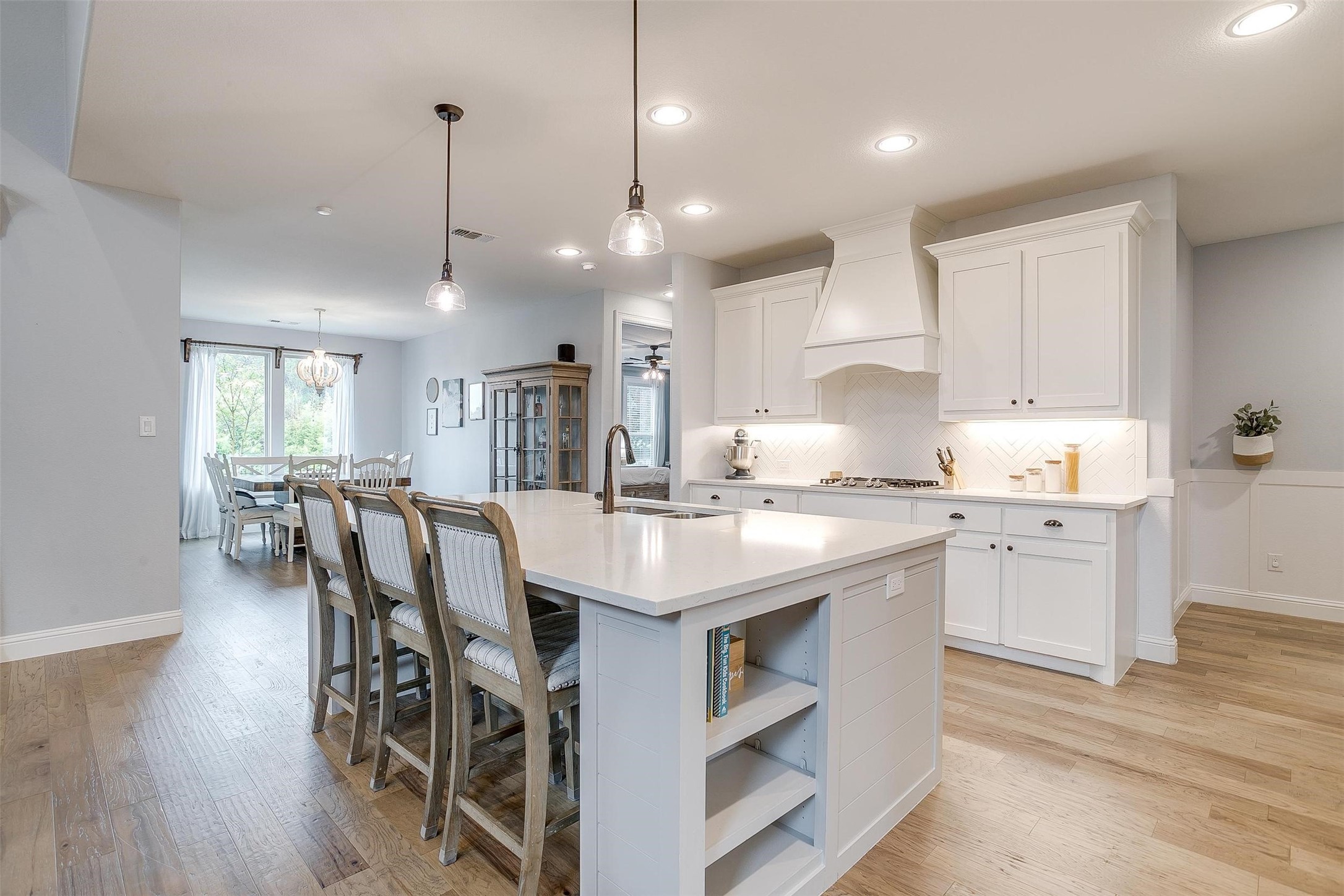 2808 Sandstone Drive