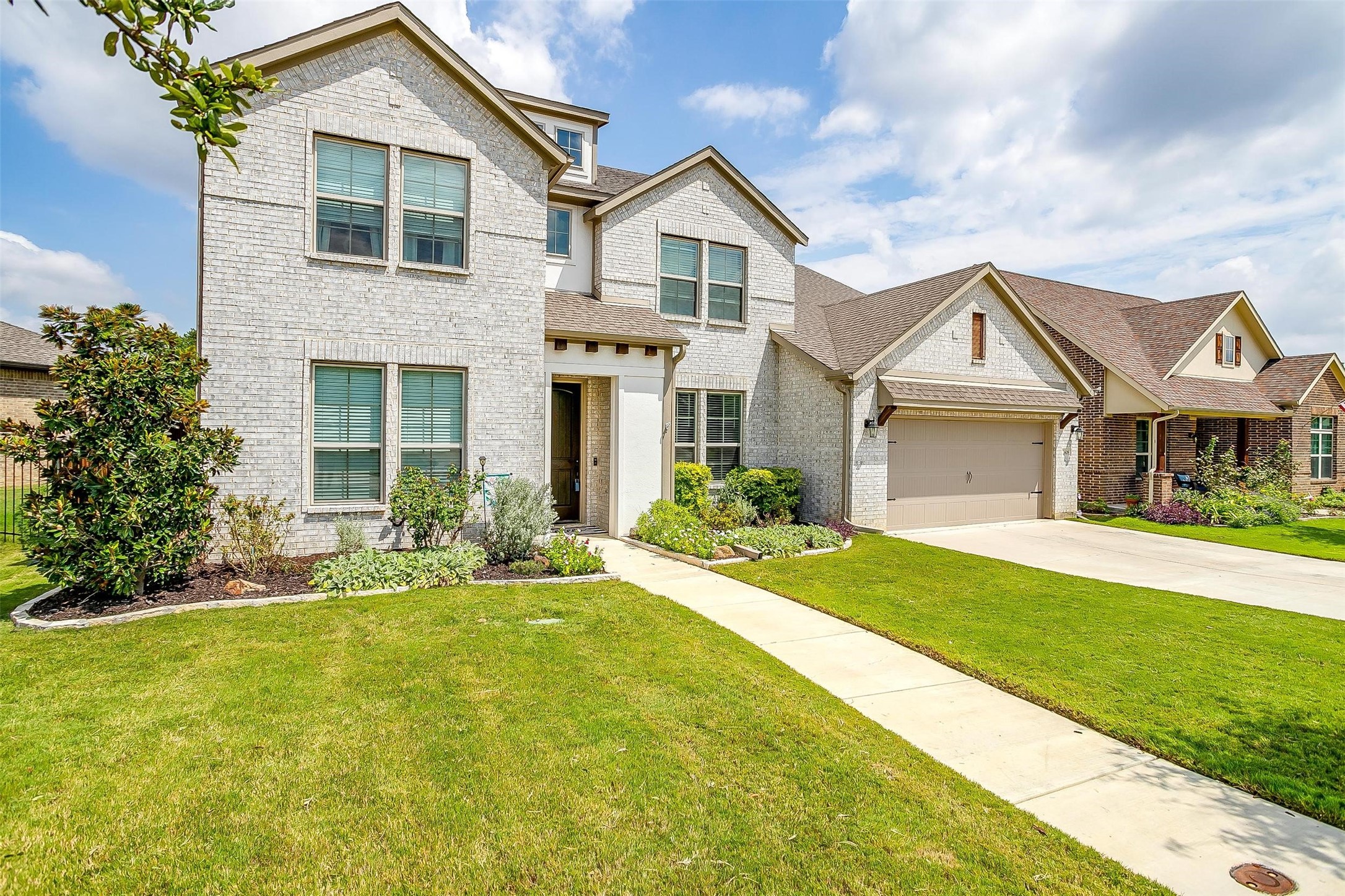 2808 Sandstone Drive